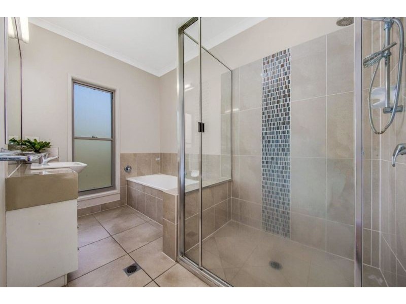 10 Mallard Court, South Gladstone QLD 4680
