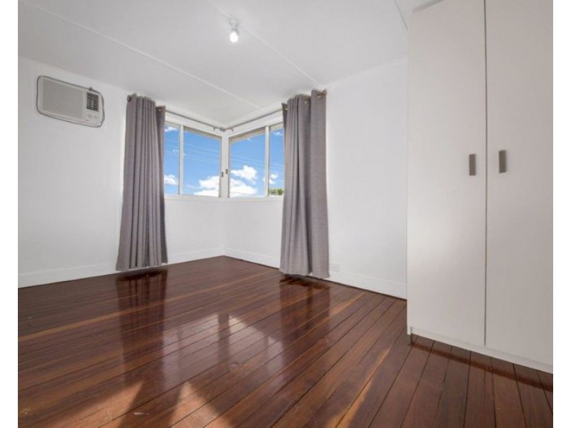 203 Oaka Street, South Gladstone QLD 4680
