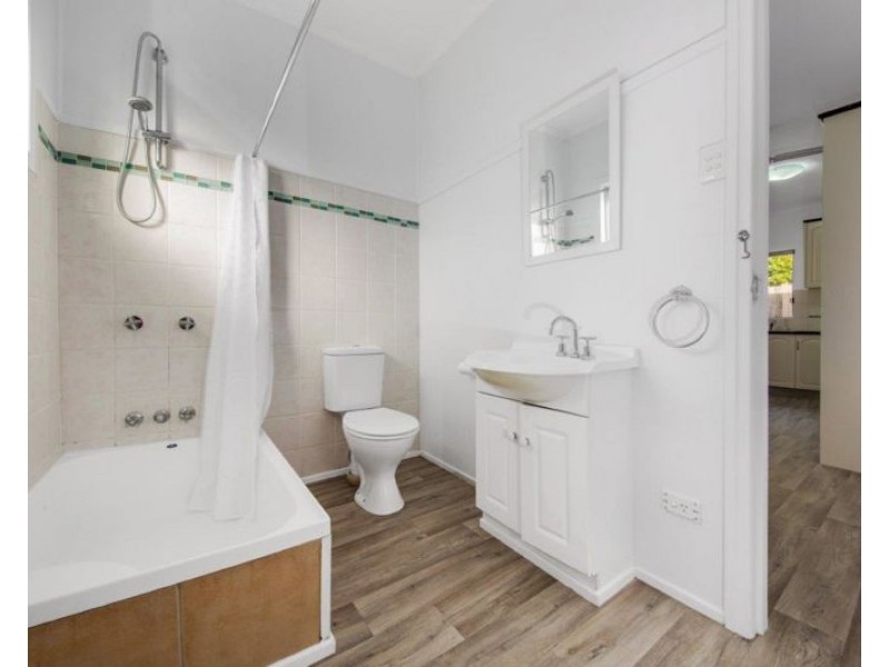 203 Oaka Street, South Gladstone QLD 4680