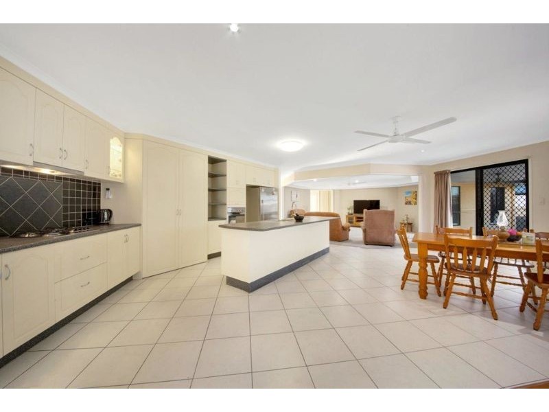 35 Katrina Boulevard, New Auckland QLD 4680