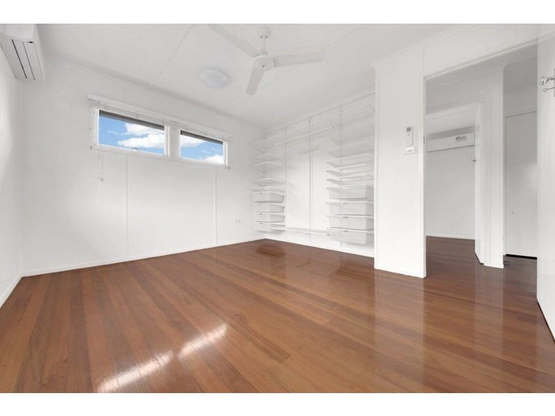 1 Byrne Street, West Gladstone QLD 4680