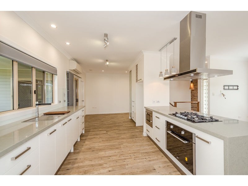 25 Rigby Crescent, West Gladstone QLD 4680