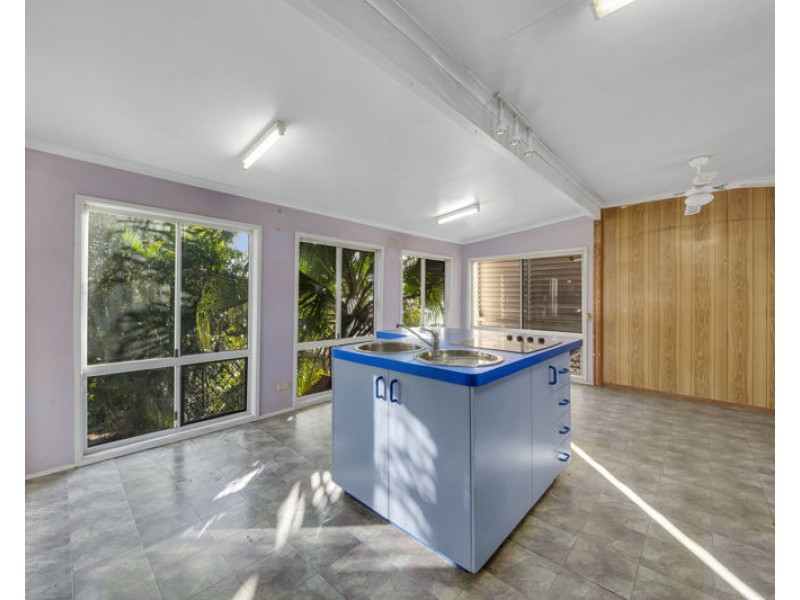 24 Butler Street, New Auckland QLD 4680