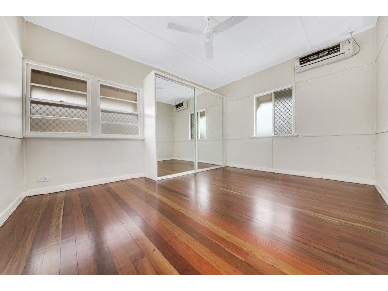 11 Marten Street, South Gladstone QLD 4680