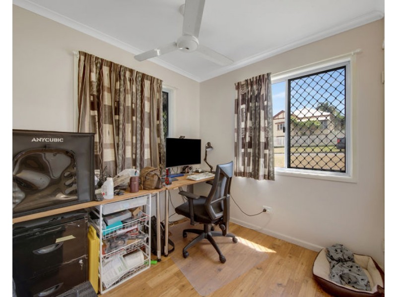 18 Cook Street, West Gladstone QLD 4680