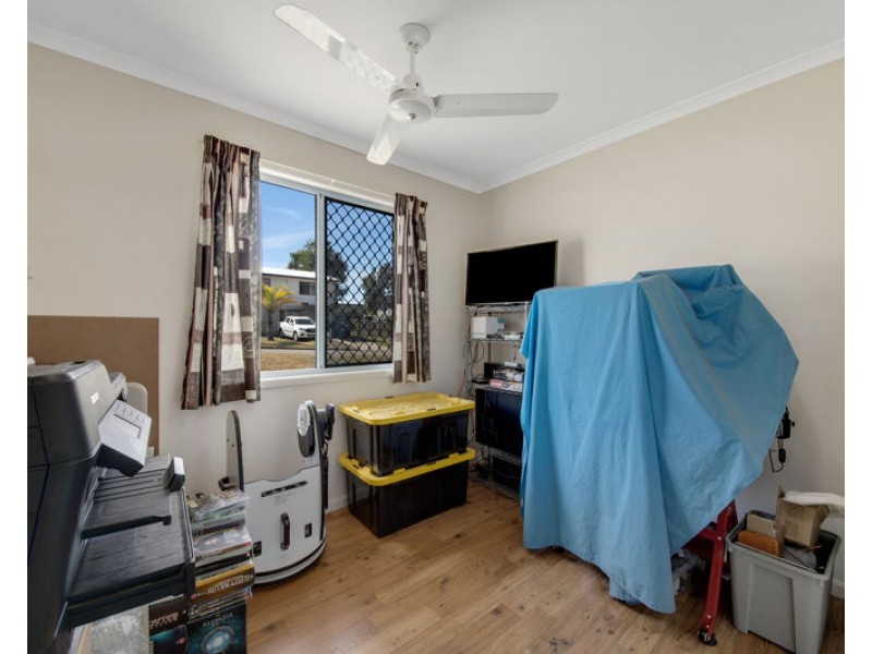18 Cook Street, West Gladstone QLD 4680