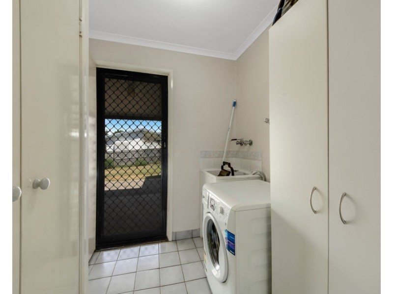 18 Cook Street, West Gladstone QLD 4680