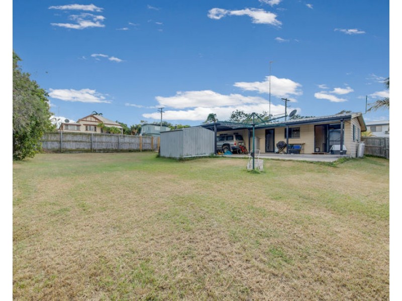 18 Cook Street, West Gladstone QLD 4680