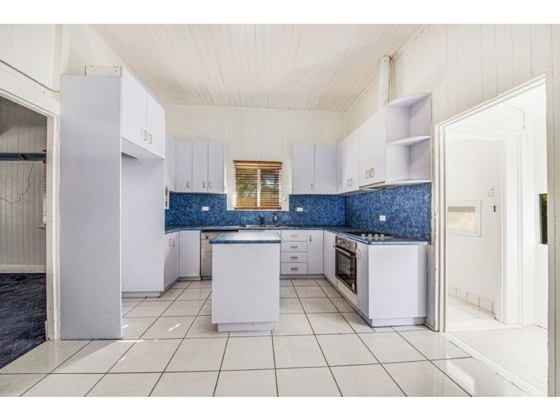 40 Agnes Street, South Gladstone QLD 4680