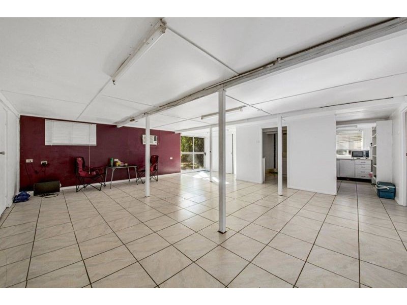 40 Agnes Street, South Gladstone QLD 4680