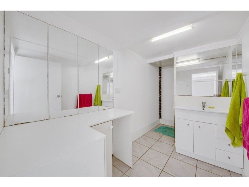 40 Agnes Street, South Gladstone QLD 4680