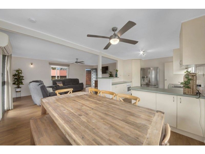 4 Wilson Street, New Auckland QLD 4680