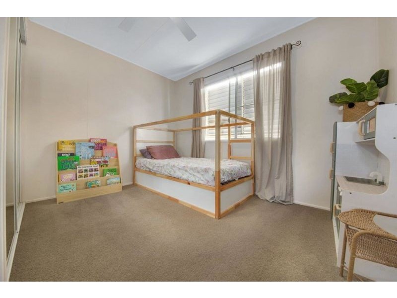 4 Wilson Street, New Auckland QLD 4680