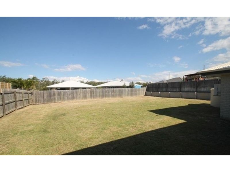 17 Woodland Court, Kirkwood QLD 4680