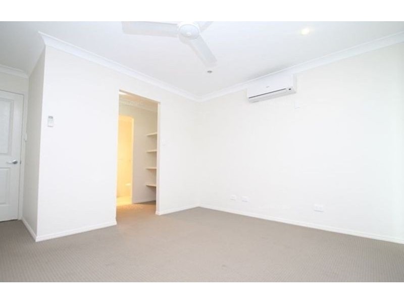 17 Woodland Court, Kirkwood QLD 4680