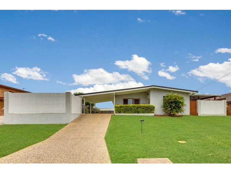 33 Mars Crescent, Telina QLD 4680