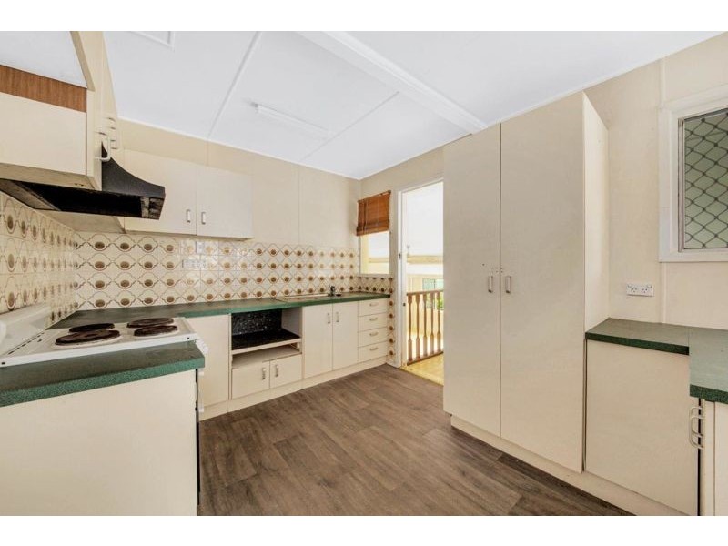 77 Sutton Street, Barney Point QLD 4680