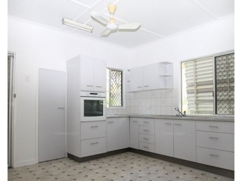 10 Agnes Street, South Gladstone QLD 4680