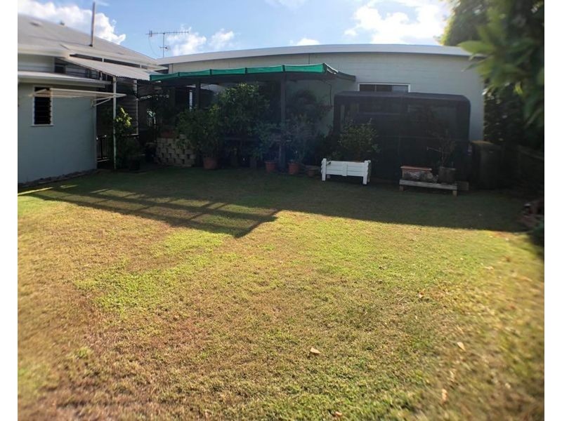 10 Agnes Street, South Gladstone QLD 4680