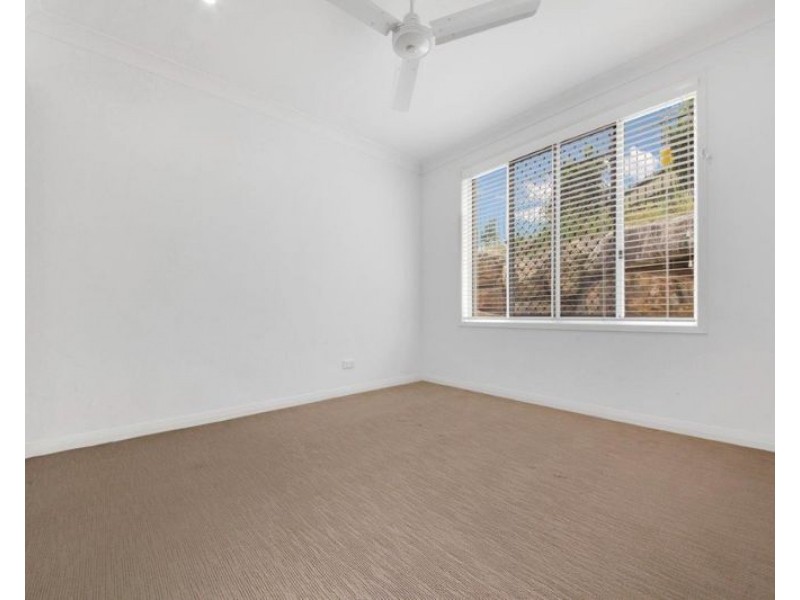 49 Dartmouth Close, Clinton QLD 4680