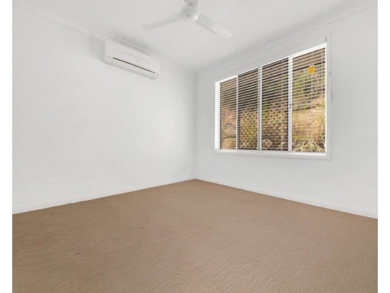 49 Dartmouth Close, Clinton QLD 4680