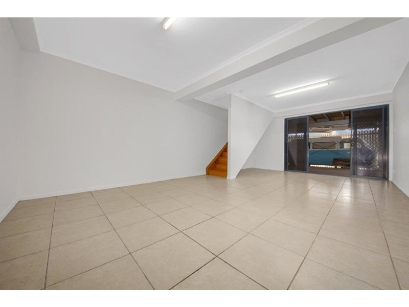 3 Ouston Place, South Gladstone QLD 4680