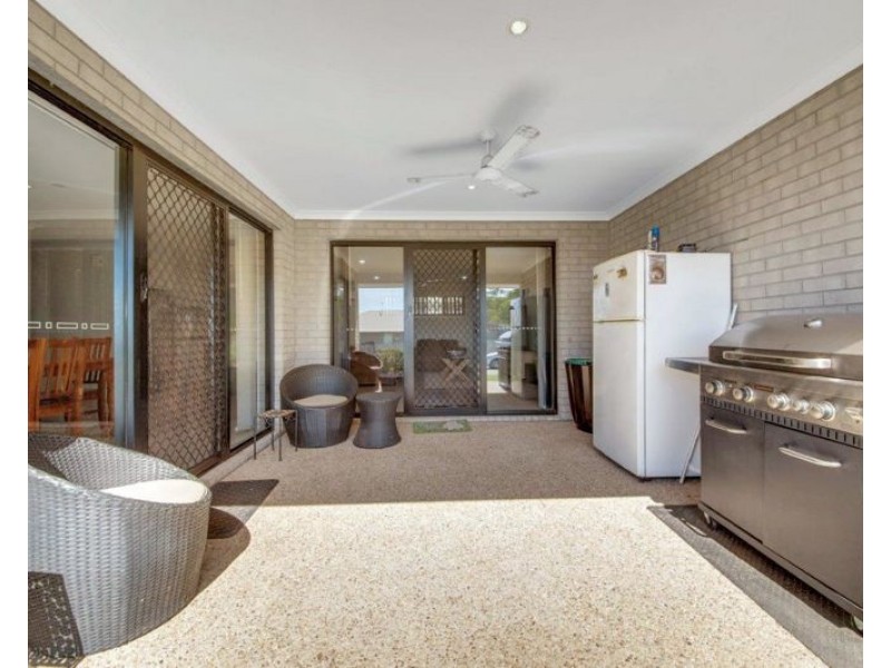 24 Iris Road, Kirkwood QLD 4680