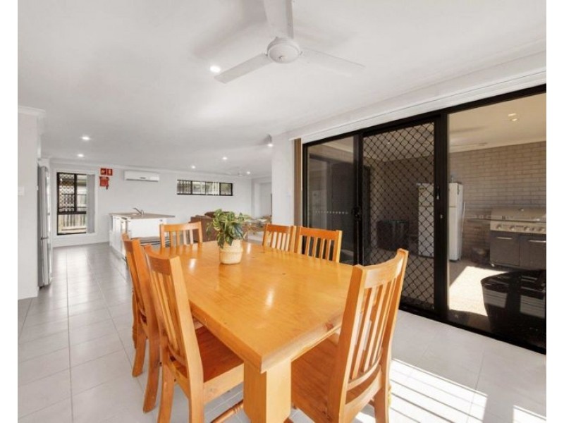 24 Iris Road, Kirkwood QLD 4680