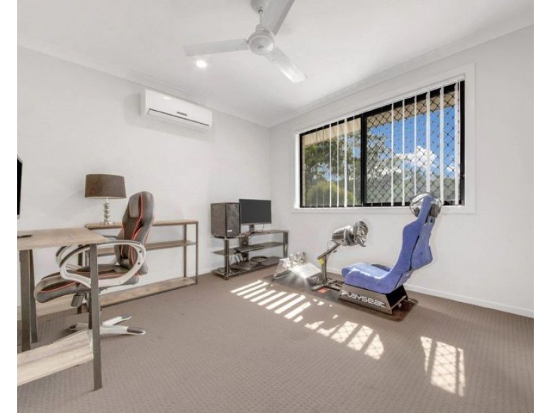 24 Iris Road, Kirkwood QLD 4680