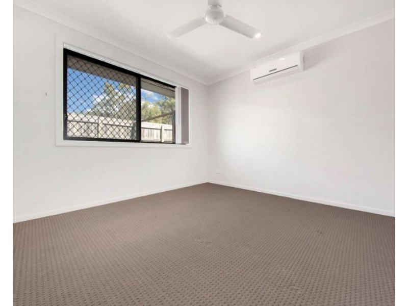 24 Iris Road, Kirkwood QLD 4680