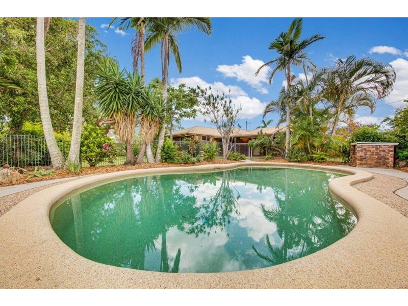 5 Hayman Court, Clinton QLD 4680