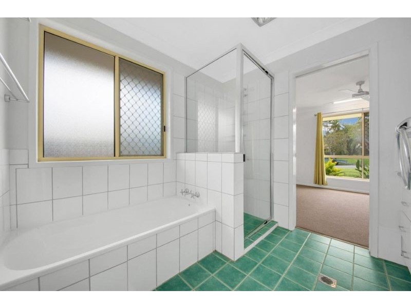 5 Hayman Court, Clinton QLD 4680