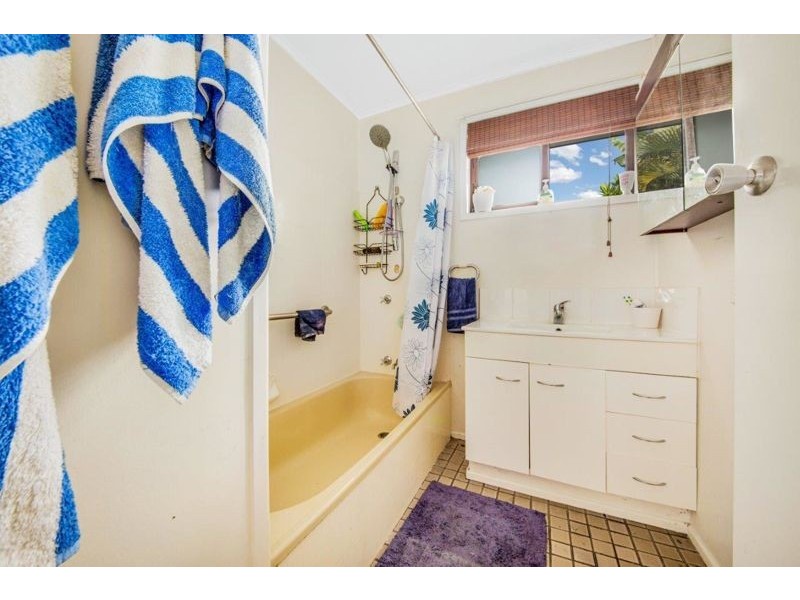 3 Bellemere Court, Boyne Island QLD 4680