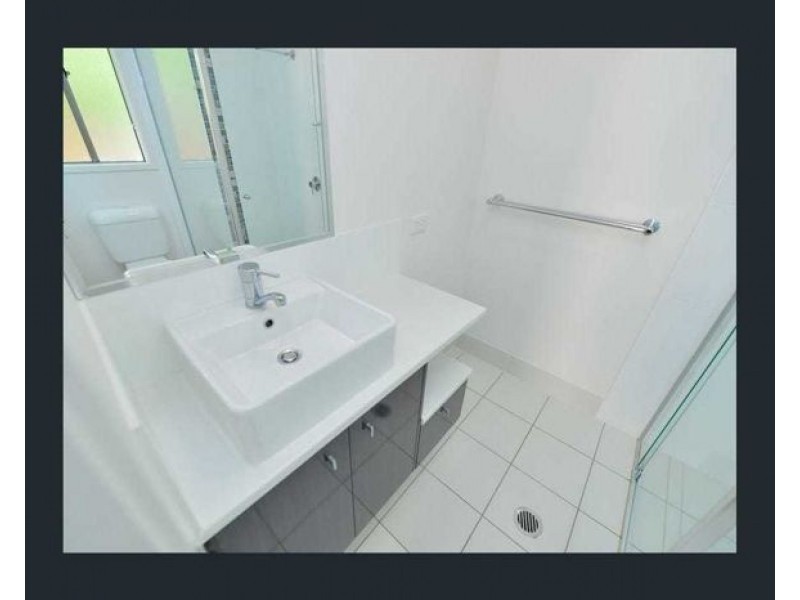 6/5 Glenlyon Street, Gladstone QLD 4680