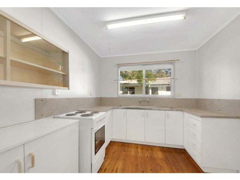 13 Wilkins Street, West Gladstone QLD 4680