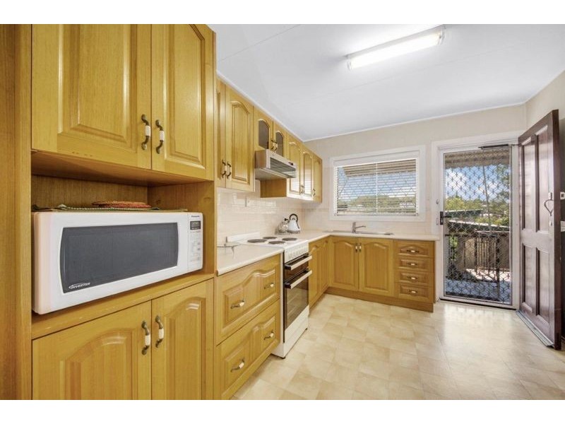 38 Boles Street, West Gladstone QLD 4680