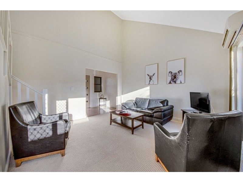 4/1 Michel Place, Telina QLD 4680