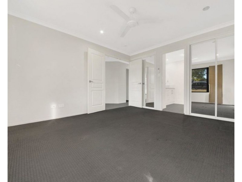 5 Woodland Court, Kirkwood QLD 4680