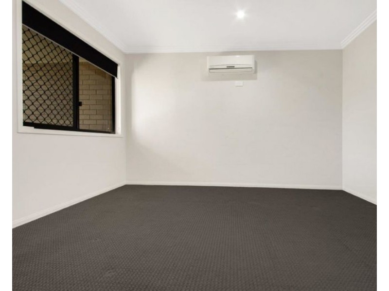 5 Woodland Court, Kirkwood QLD 4680