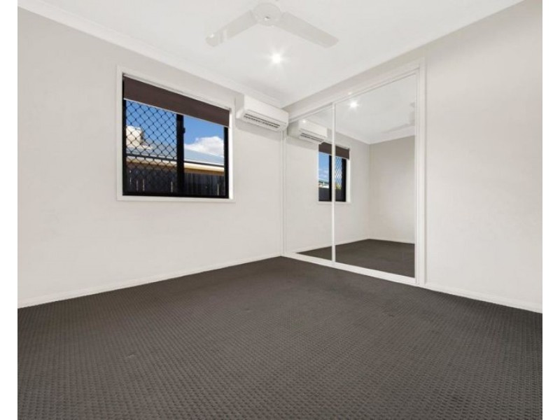 5 Woodland Court, Kirkwood QLD 4680