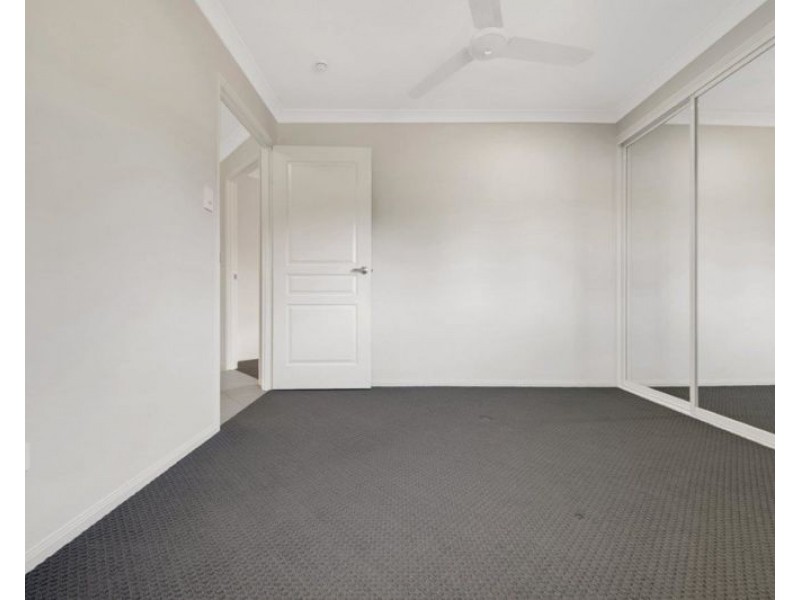5 Woodland Court, Kirkwood QLD 4680