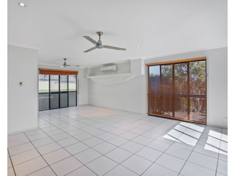 12 Leonie Court, New Auckland QLD 4680