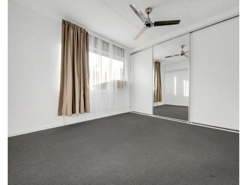 96 Elizabeth Street, South Gladstone QLD 4680