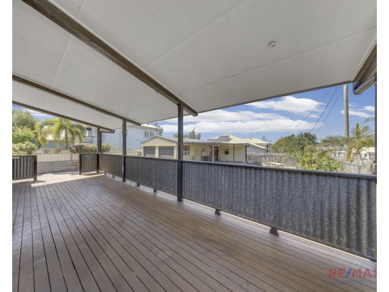 11 Pier Street, South Gladstone QLD 4680