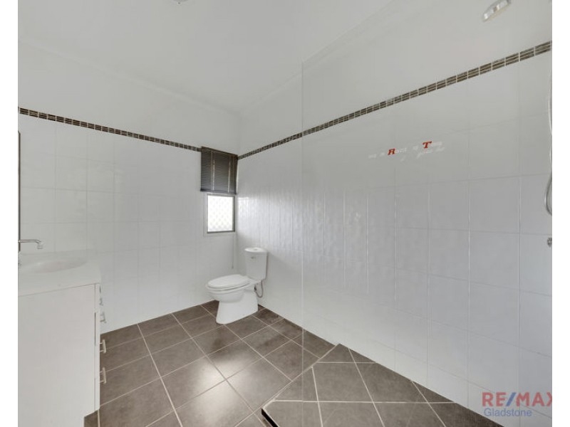 11 Pier Street, South Gladstone QLD 4680