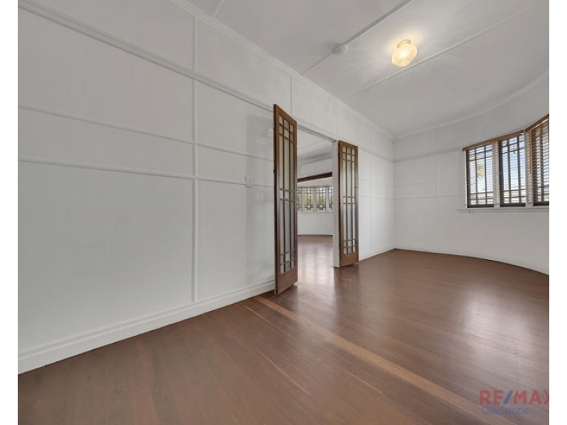 11 Pier Street, South Gladstone QLD 4680