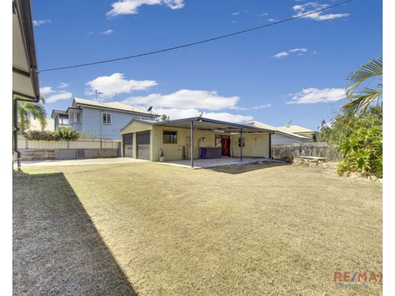 11 Pier Street, South Gladstone QLD 4680