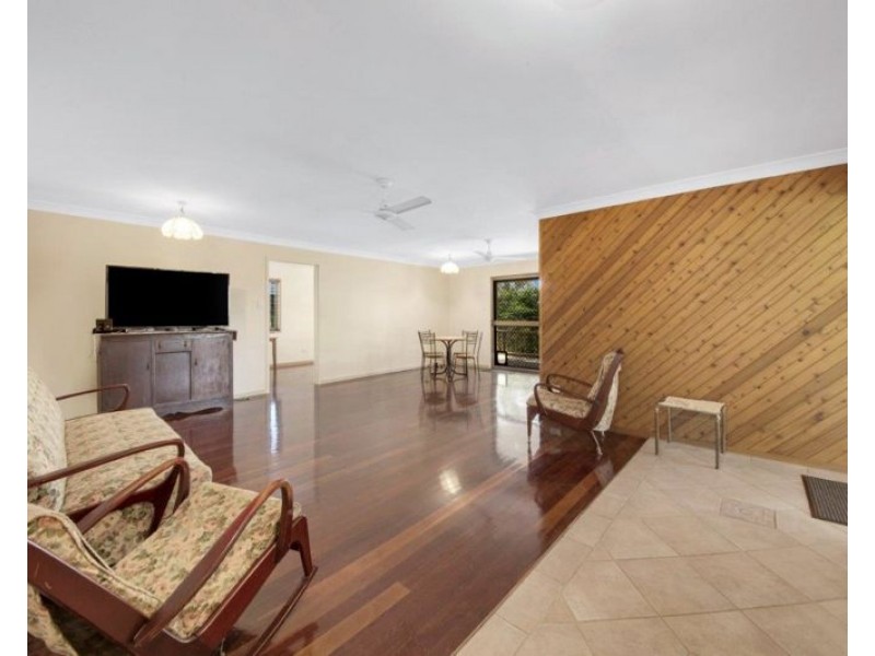 19 Bembooka Close, Glen Eden QLD 4680