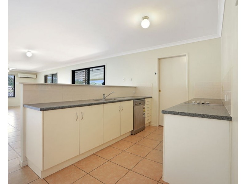 24 Flounder Crescent, Toolooa QLD 4680