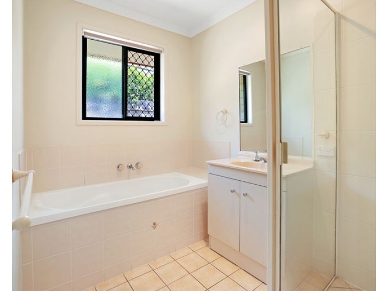 24 Flounder Crescent, Toolooa QLD 4680
